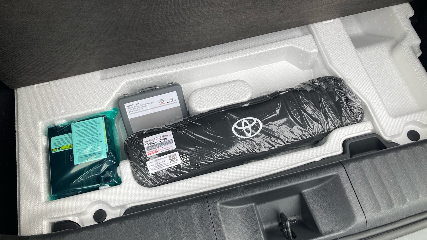 Used Toyota Prius 2025 for sale - 77694084: Photo 41