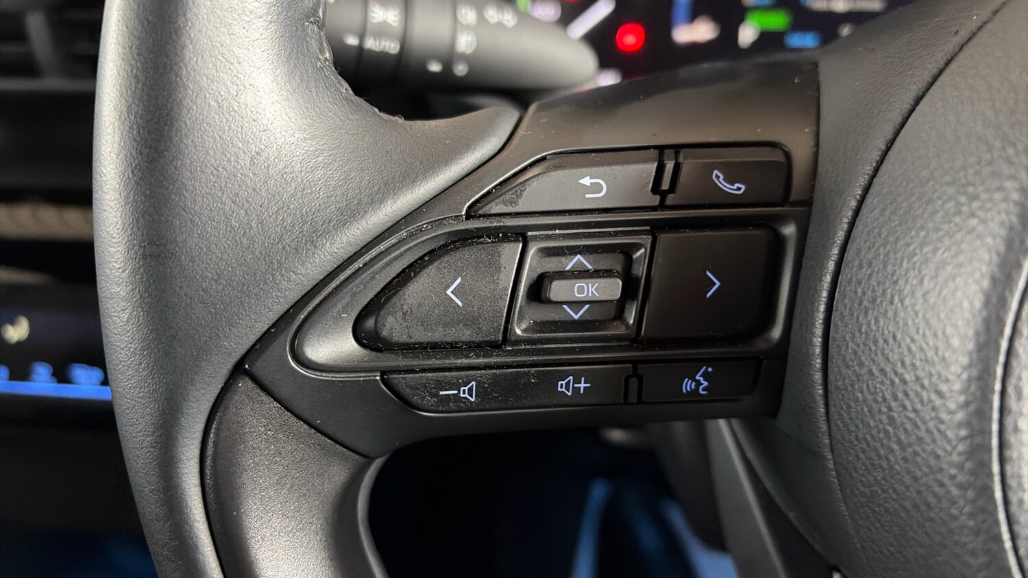 Used Toyota Yaris Cross 2023 for sale - 77366062: Photo 38