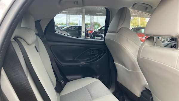 Used Toyota Yaris 2022 for sale - 76255253: Photo 12