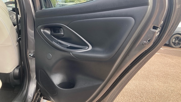 Used Toyota Yaris 2022 for sale - 76255253: Photo 41