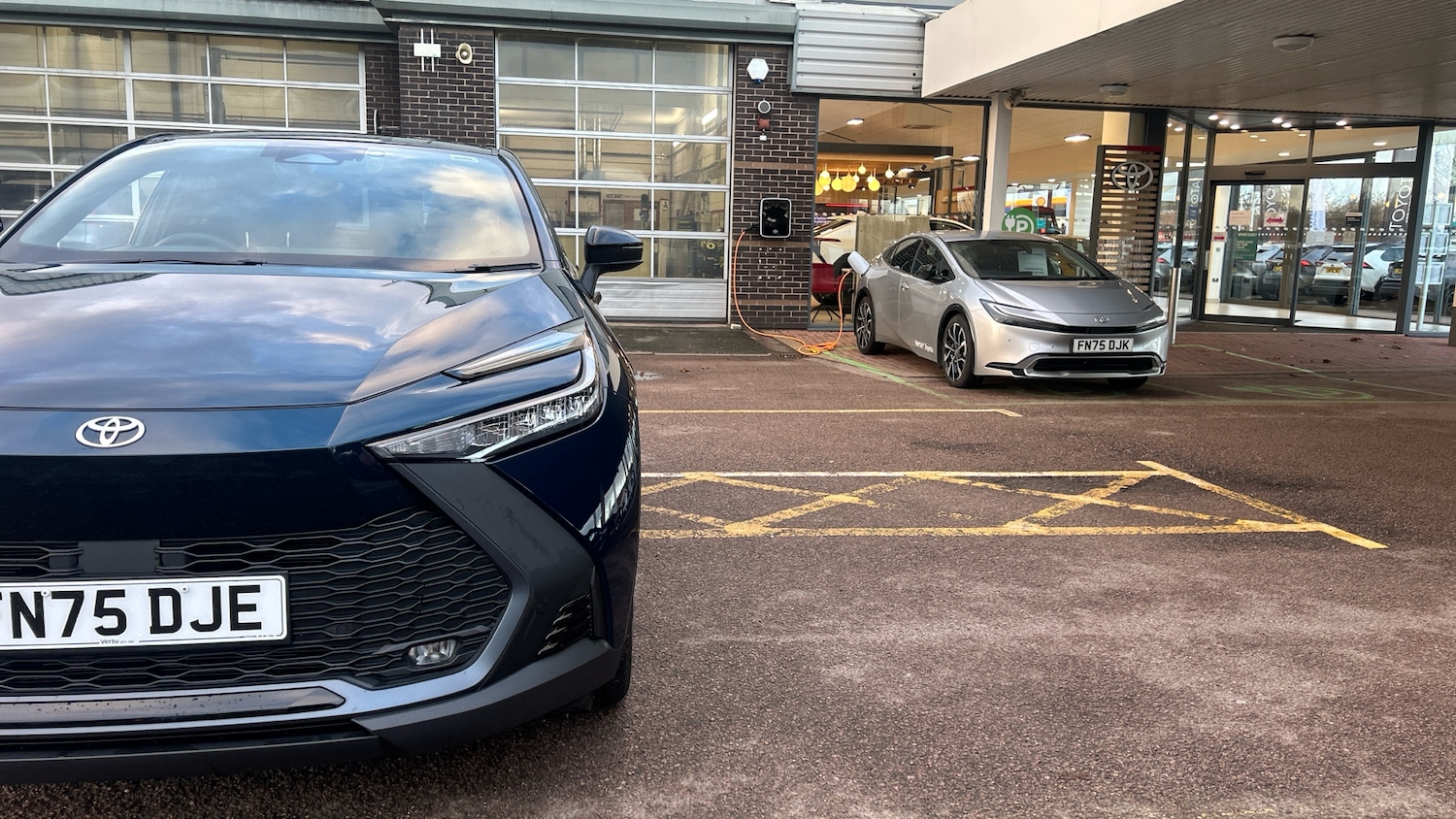 Used Toyota C-HR 2025 for sale - 77271283: Photo 30