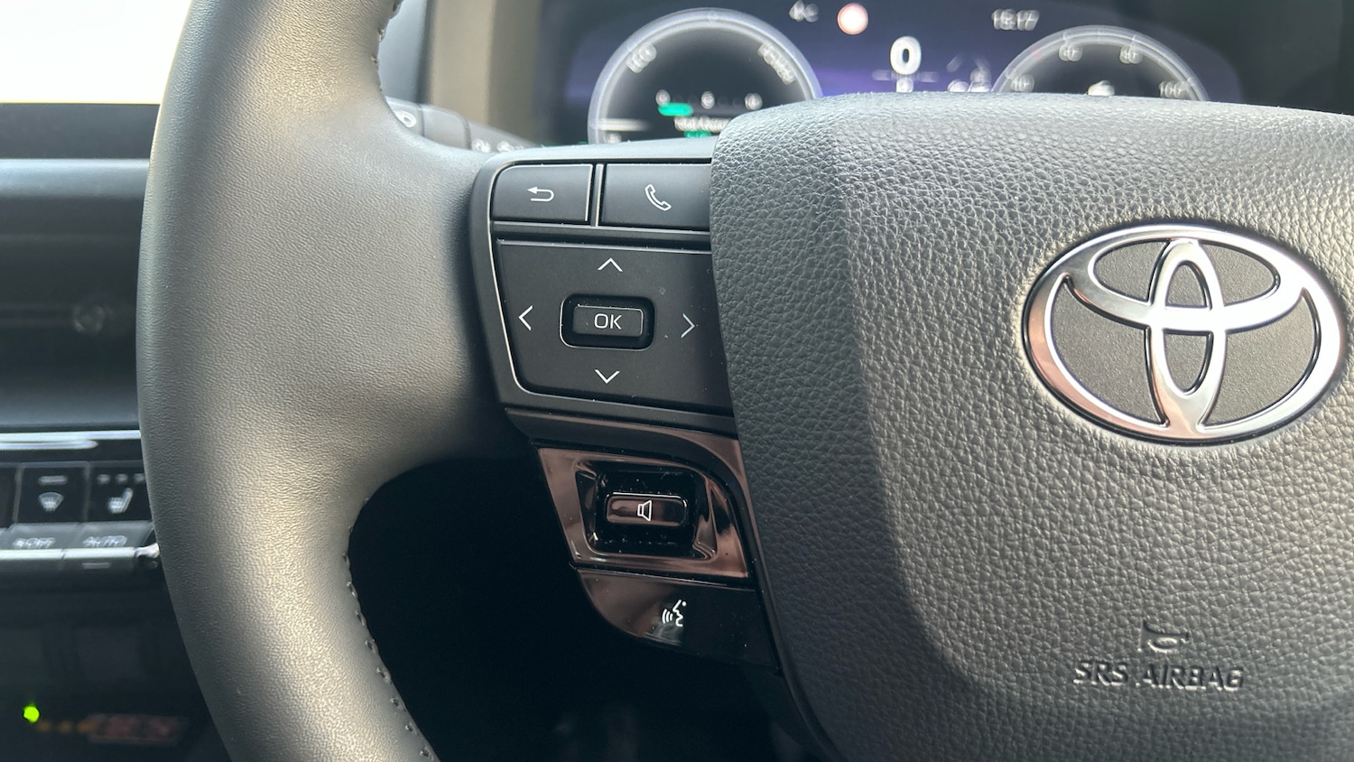 Used Toyota C-HR 2025 for sale - 77271283: Photo 33