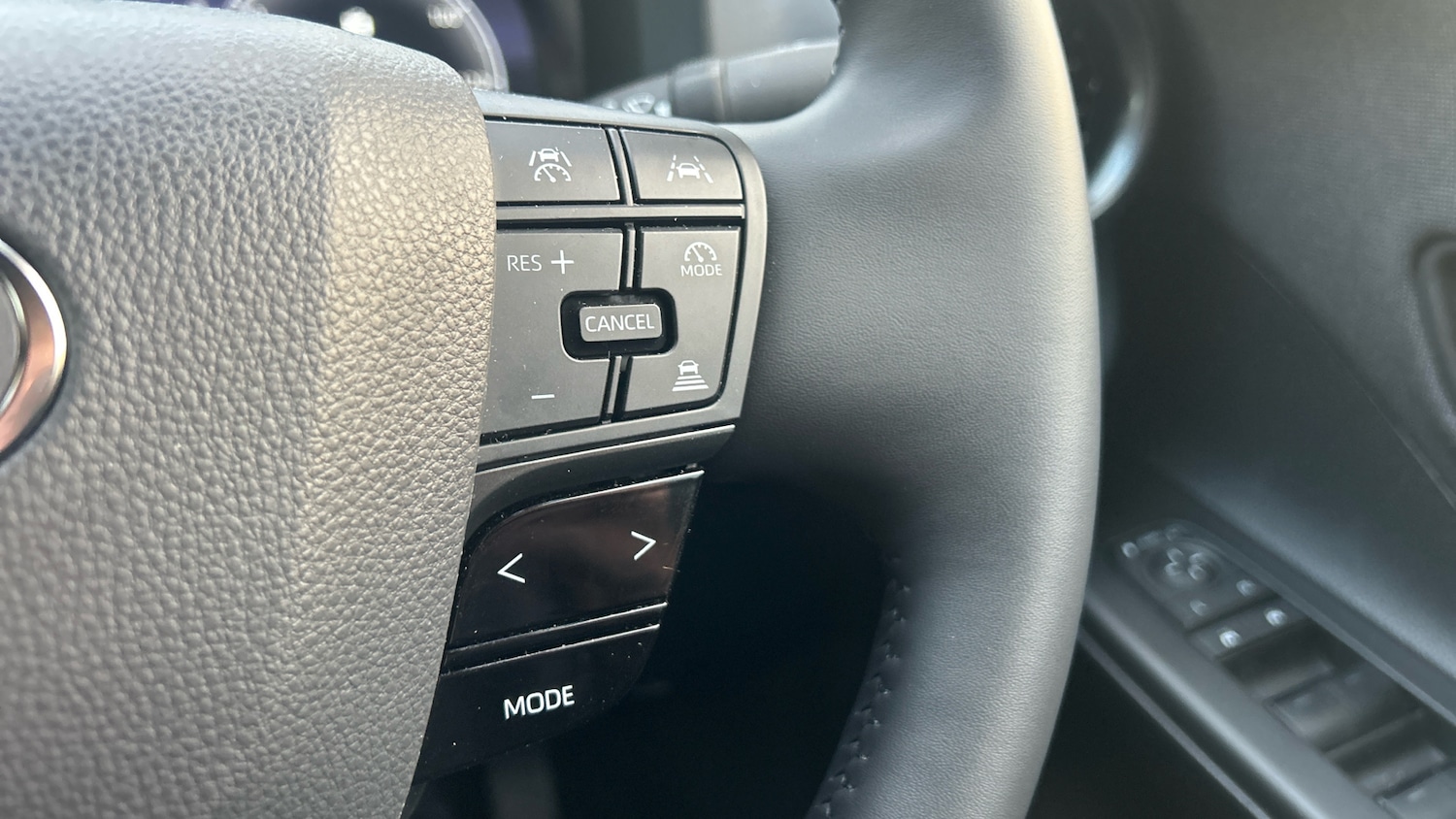 Used Toyota C-HR 2025 for sale - 77271283: Photo 35