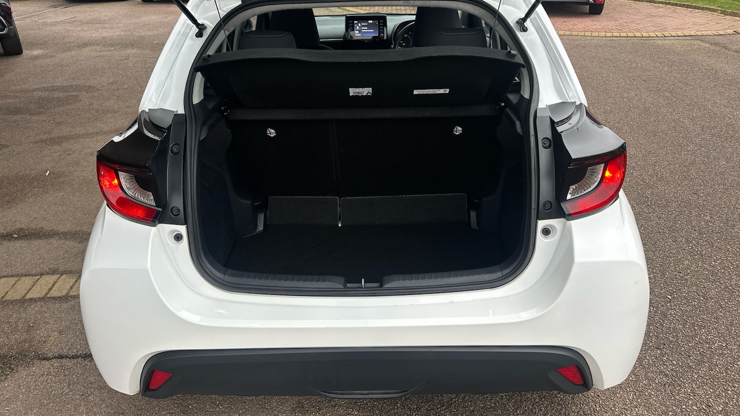 Used Toyota Yaris 2022 for sale - 77298171: Photo 14