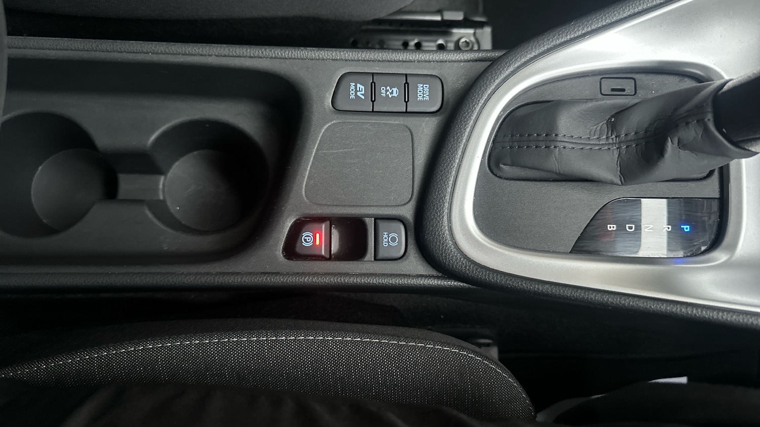 Used Toyota Yaris 2022 for sale - 77298171: Photo 25