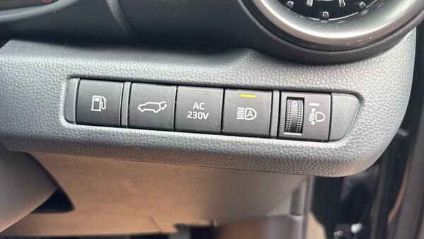 Used Toyota C-HR 2024 for sale - 75653262: Photo 31