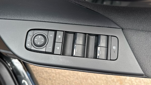 Used Toyota C-HR 2024 for sale - 75653262: Photo 32