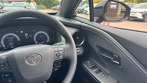 Used Toyota C-HR 2024 for sale - 75653262: Photo 41