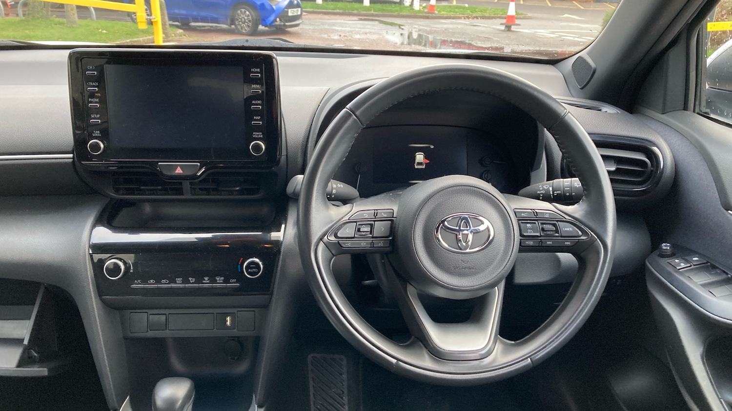 Used Toyota Yaris Cross 2022 for sale - 76653113: Photo 6