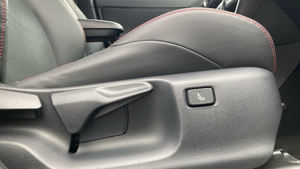 Used Toyota Yaris Cross 2023 for sale - 76289110: Photo 31