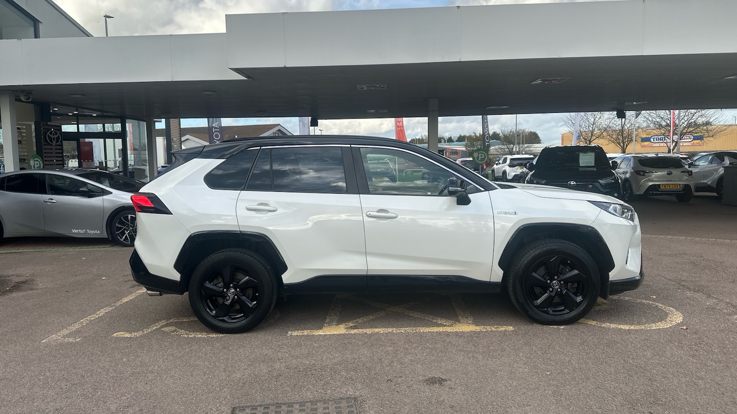 Used Toyota RAV4 2019 for sale - 76640801: Photo 16