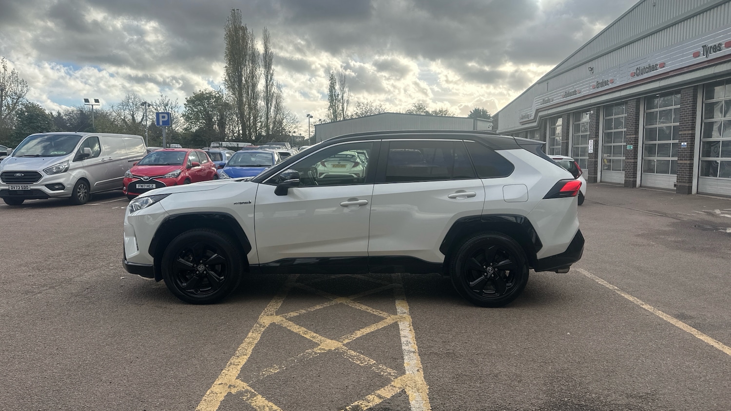 Used Toyota RAV4 2019 for sale - 76640801: Photo 17