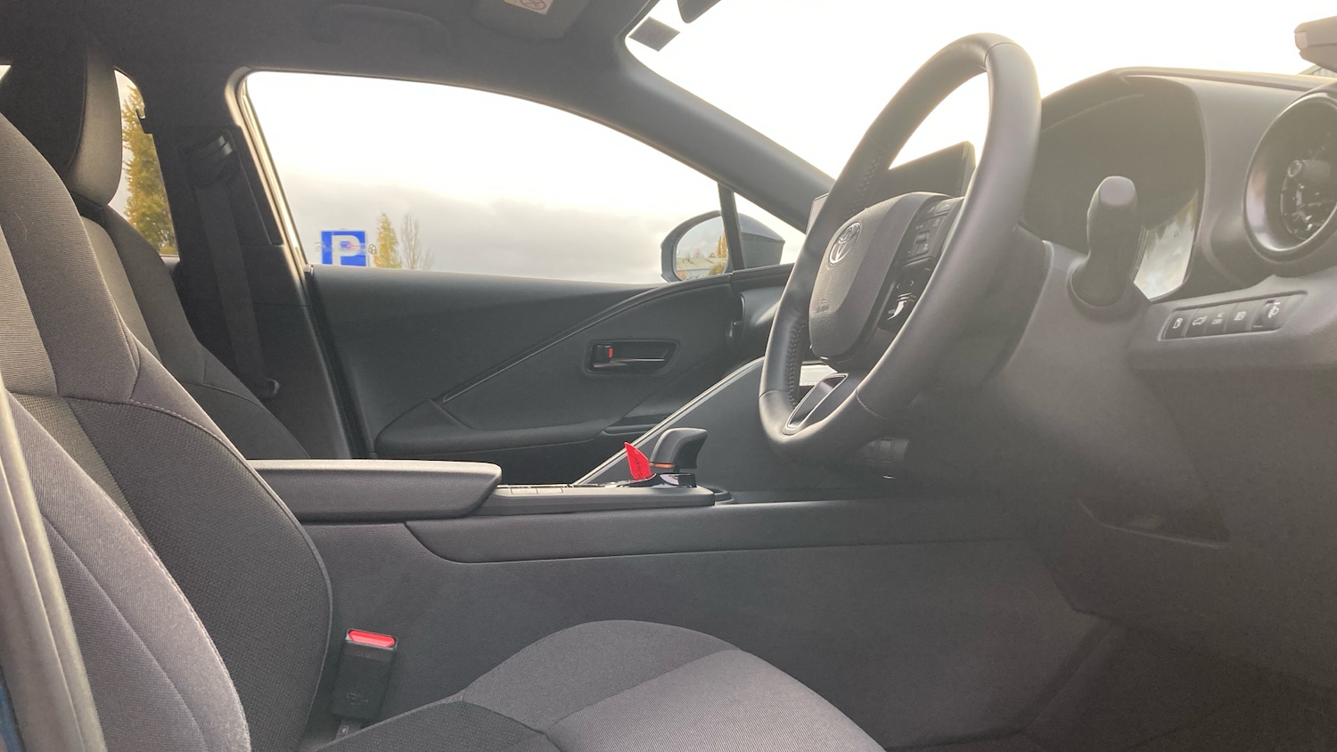 Used Toyota C-HR 2024 for sale - 76504895: Photo 11