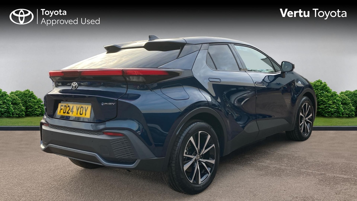 Used Toyota C-HR 2024 for sale - 76504895: Photo 2