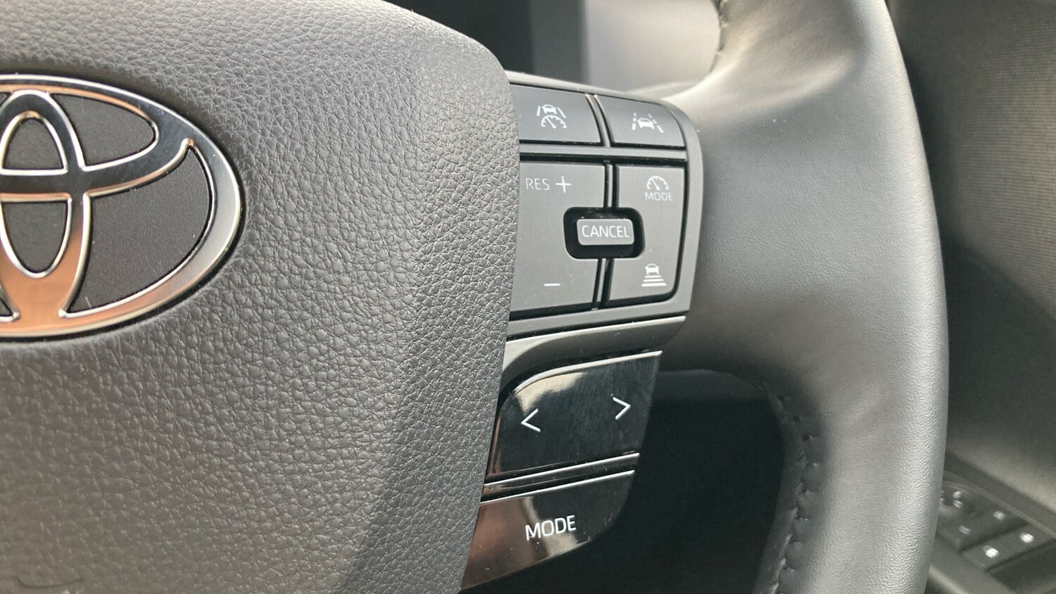 Used Toyota C-HR 2024 for sale - 76504895: Photo 40