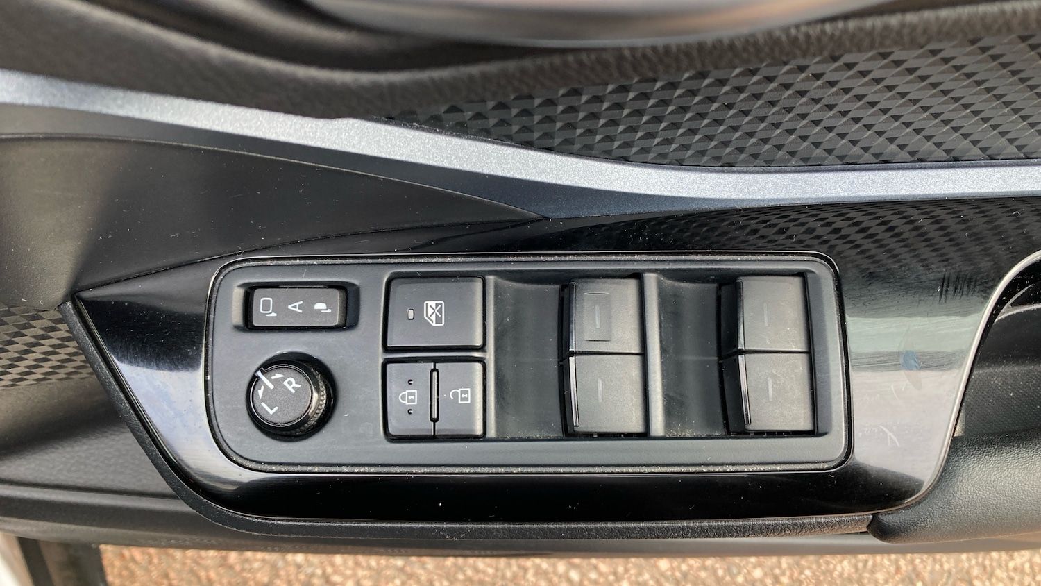 Used Toyota C-HR 2021 for sale - 76479497: Photo 30