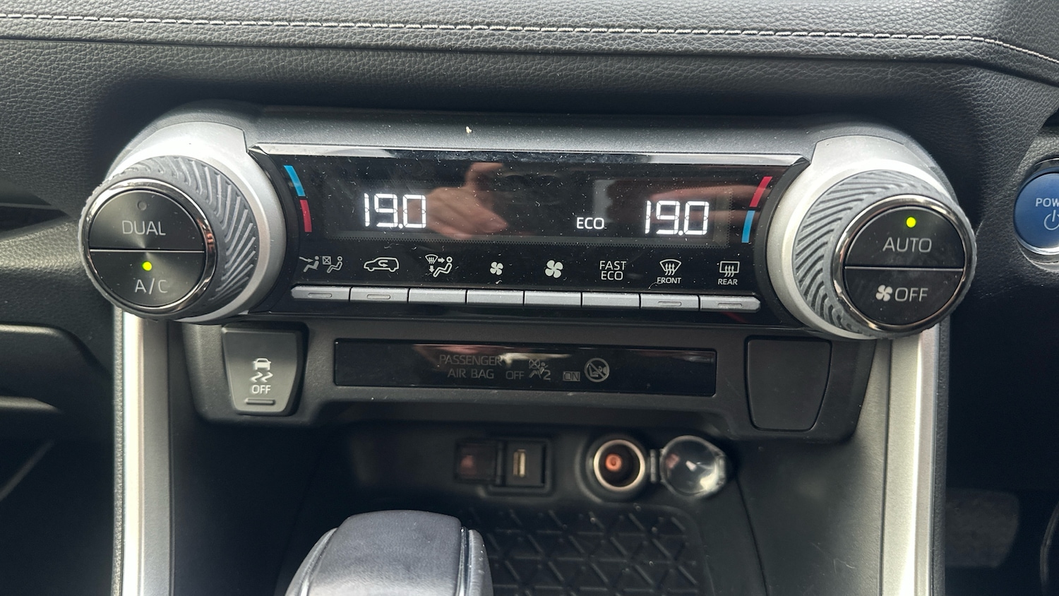 Used Toyota RAV4 2022 for sale - 76384240: Photo 27