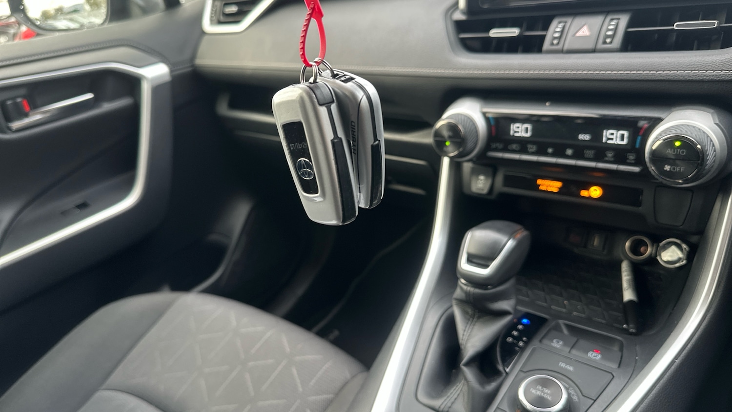 Used Toyota RAV4 2022 for sale - 76384240: Photo 28