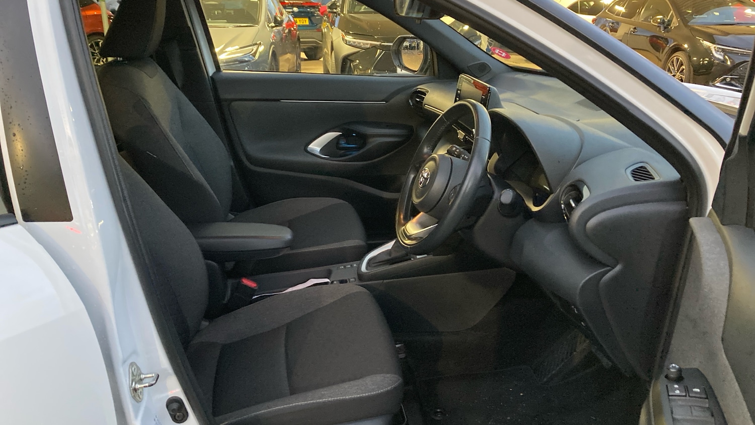 Used Toyota Yaris Cross 2021 for sale - 76480250: Photo 11