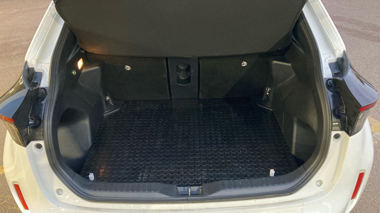 Used Toyota Yaris Cross 2021 for sale - 76480250: Photo 14