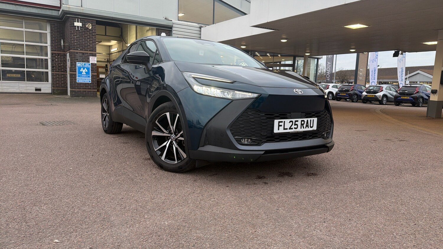 Used Toyota C-HR 2025 for sale - 77845144: Photo 30