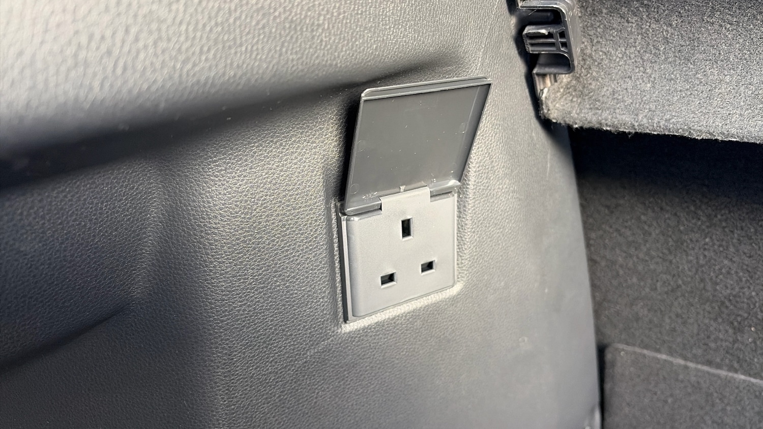 Used Toyota C-HR 2024 for sale - 77151858: Photo 31