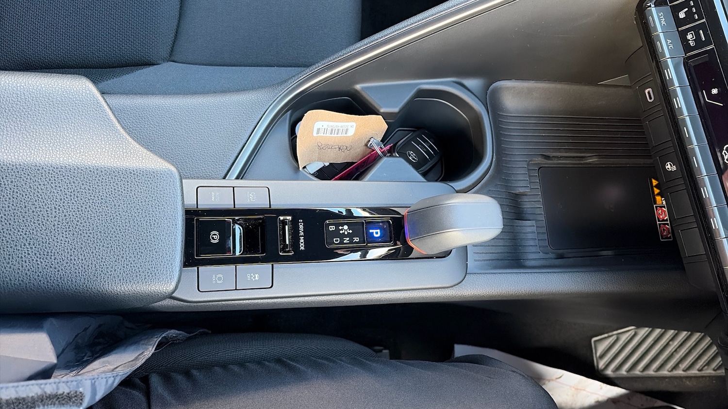 Used Toyota C-HR 2024 for sale - 77151858: Photo 54