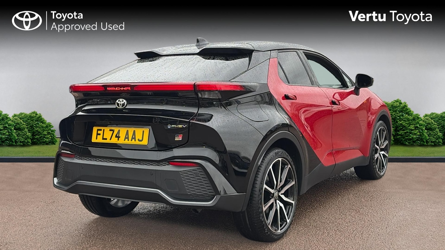 Used Toyota C-HR 2024 for sale - 76859661: Photo 2