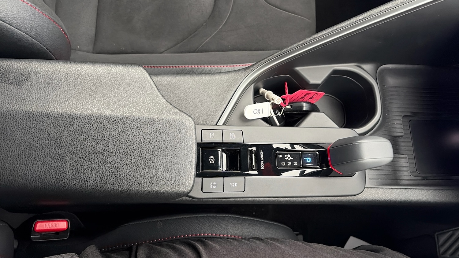 Used Toyota C-HR 2024 for sale - 76859661: Photo 51