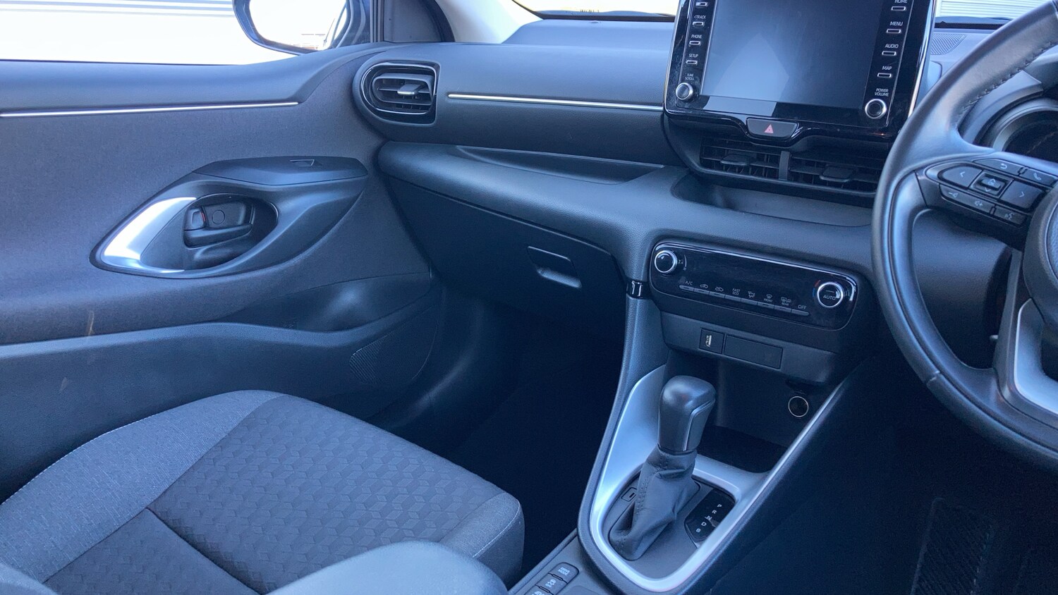 Used Toyota Yaris 2022 for sale - 77541886: Photo 15