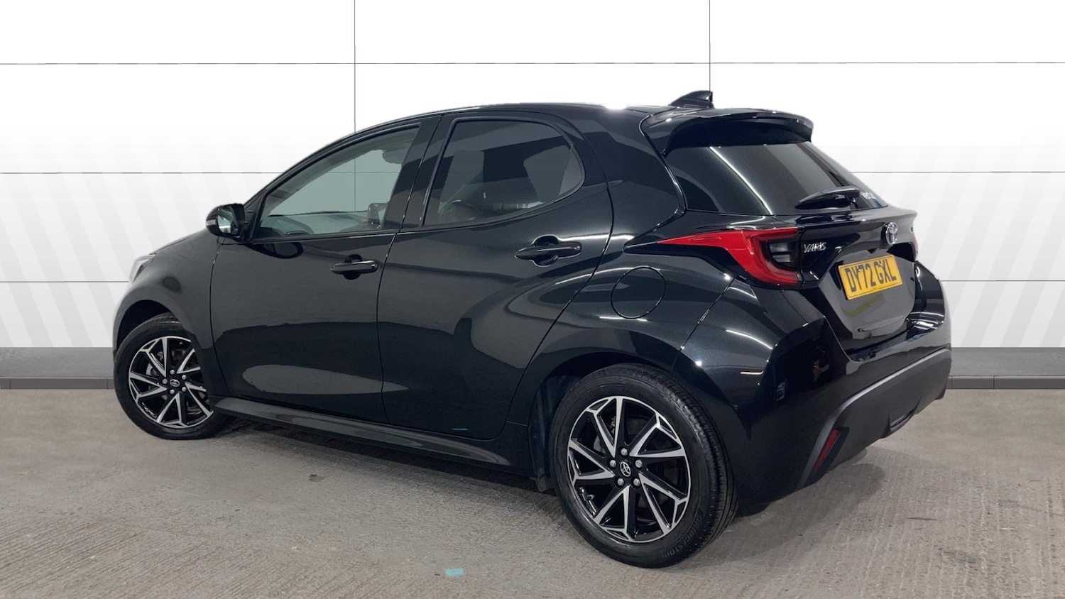 Used Toyota Yaris 2022 for sale - 77541886: Photo 2