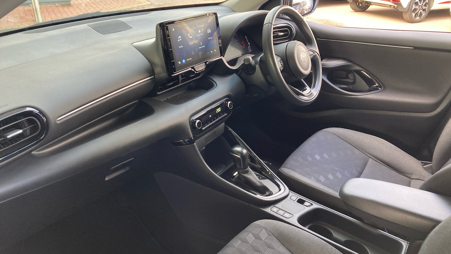 Used Toyota Yaris 2024 for sale - 75997261: Photo 10