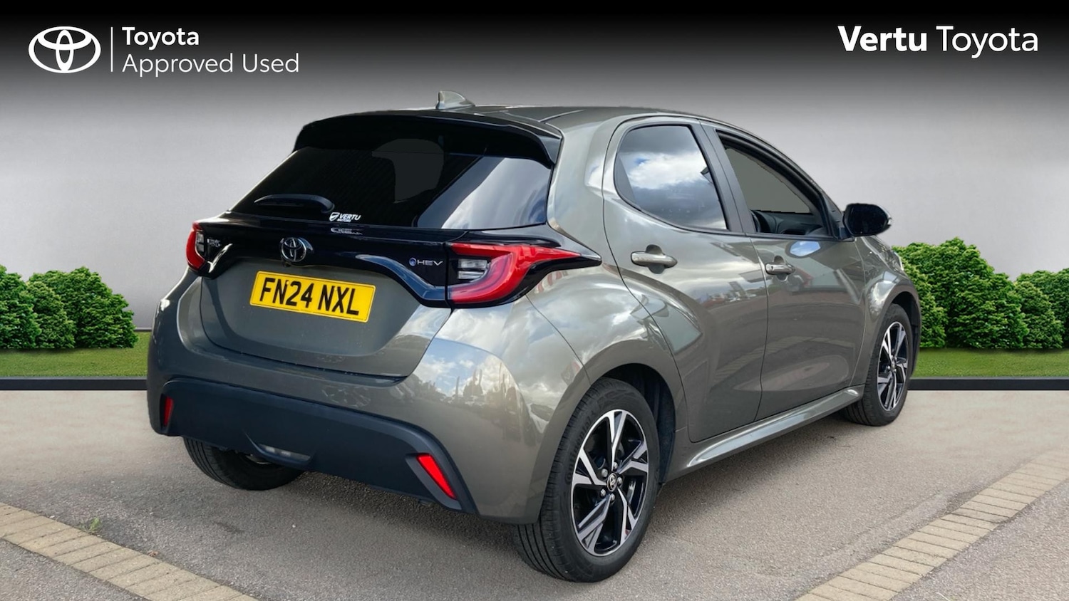 Used Toyota Yaris 2024 for sale - 75997261: Photo 2