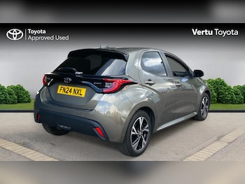 Used Toyota Yaris 2024 for sale - 75997261: Photo 2