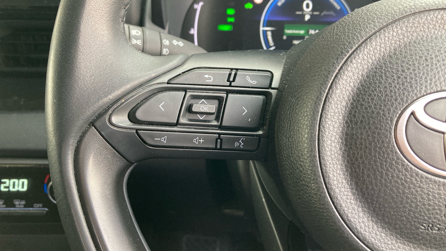 Used Toyota Yaris 2024 for sale - 75997261: Photo 30