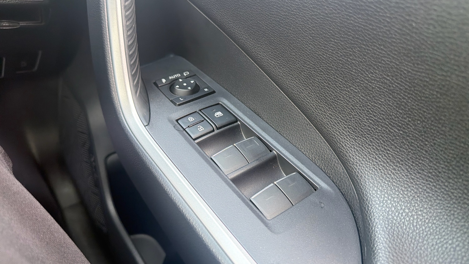 Used Toyota RAV4 2022 for sale - 78199335: Photo 31