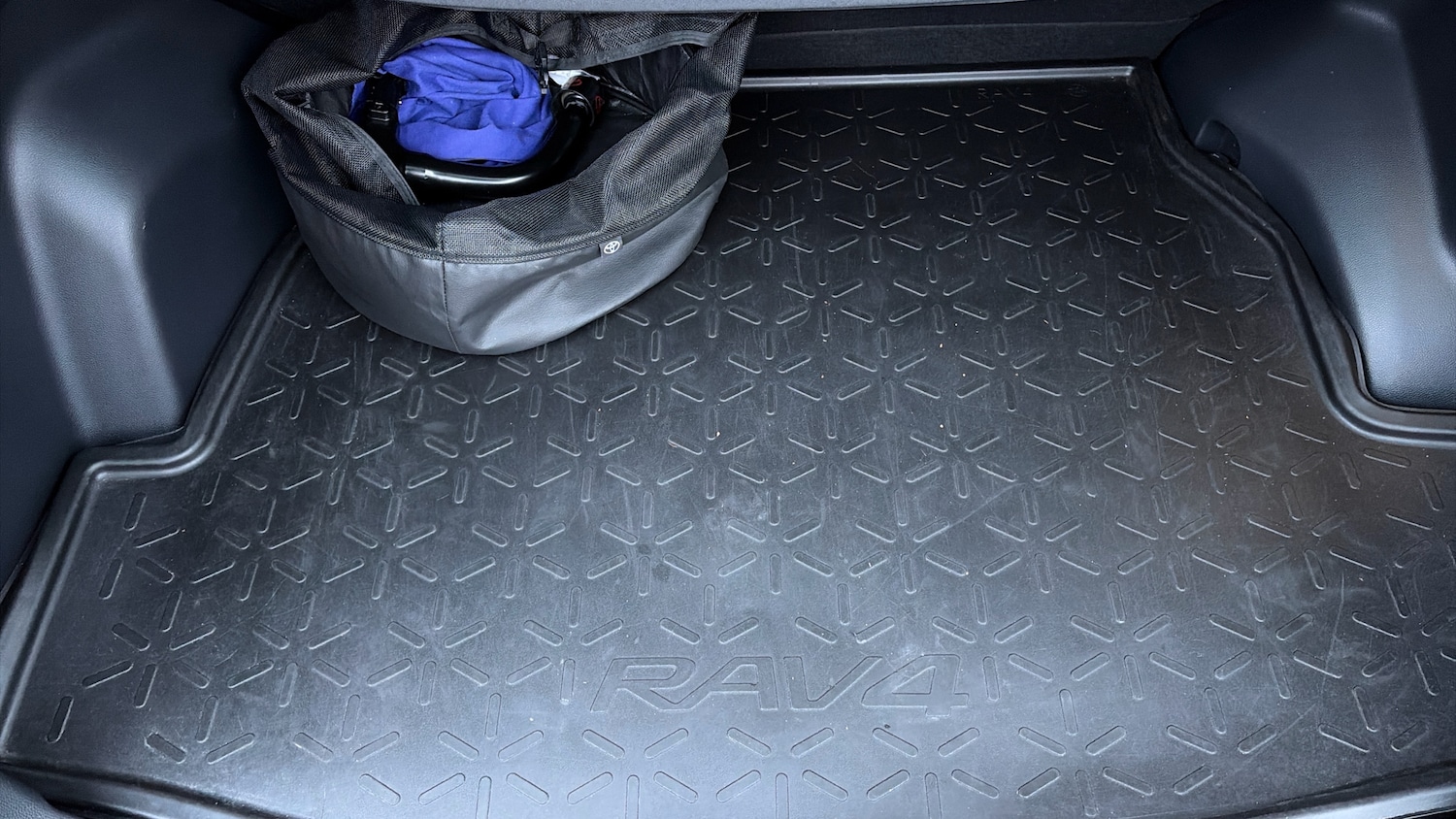 Used Toyota RAV4 2024 for sale - 76951020: Photo 21