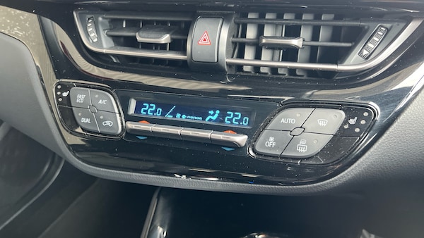 Used Toyota C-HR 2019 for sale - 76030279: Photo 32