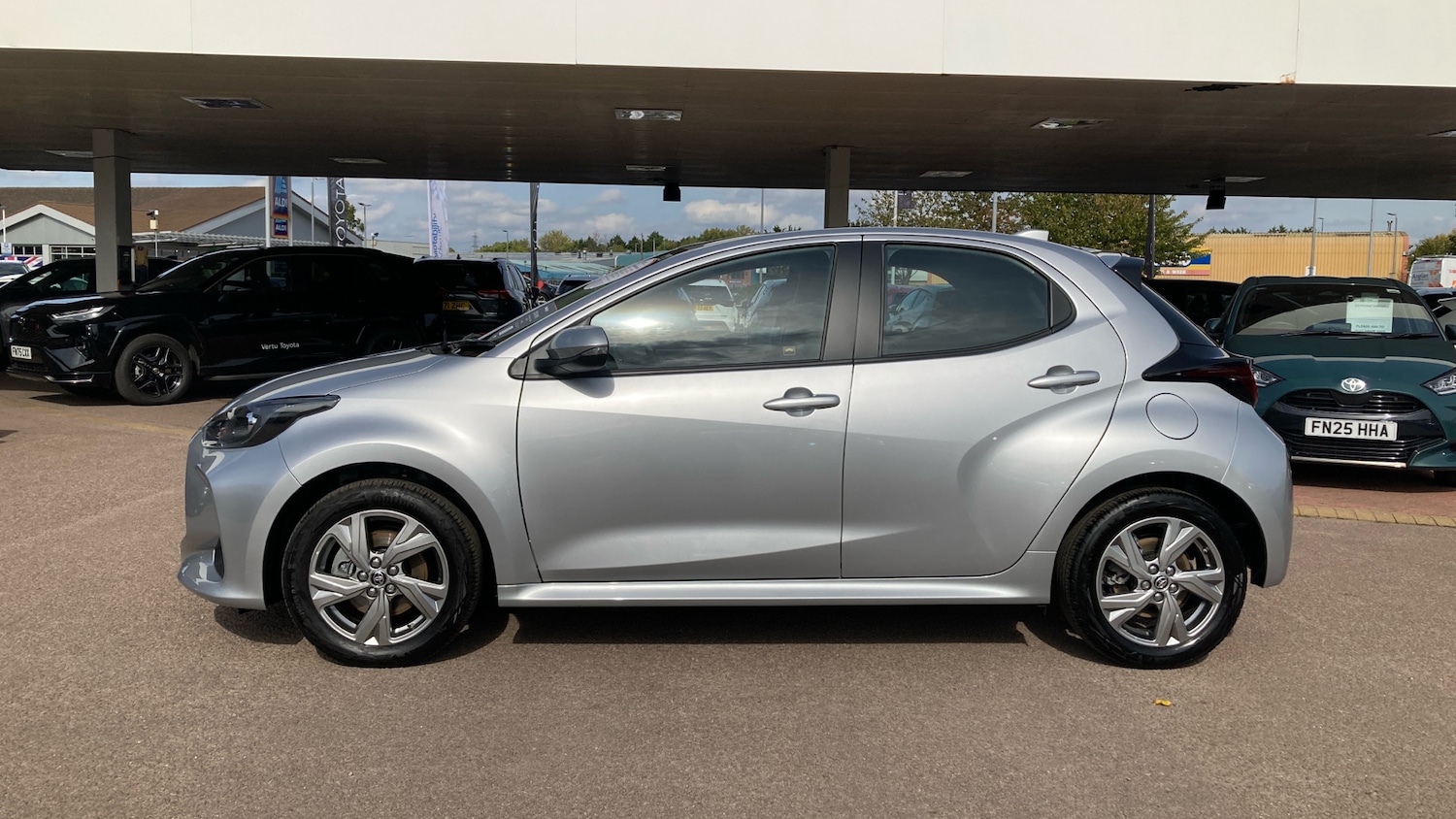 Used Toyota Yaris 2024 for sale - 75962286: Photo 17