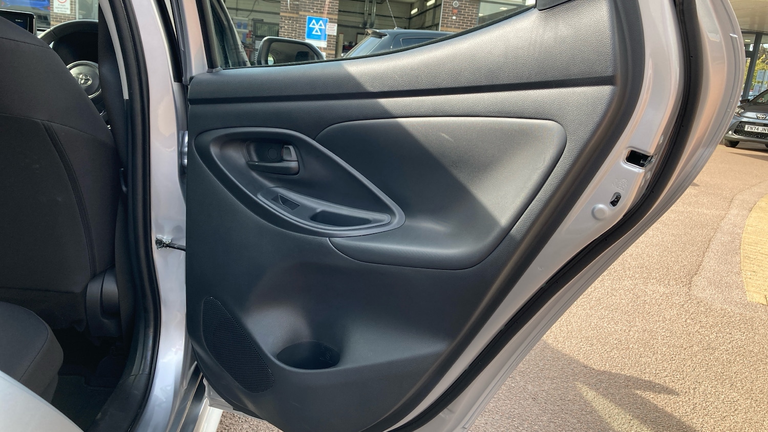 Used Toyota Yaris 2024 for sale - 75962286: Photo 39