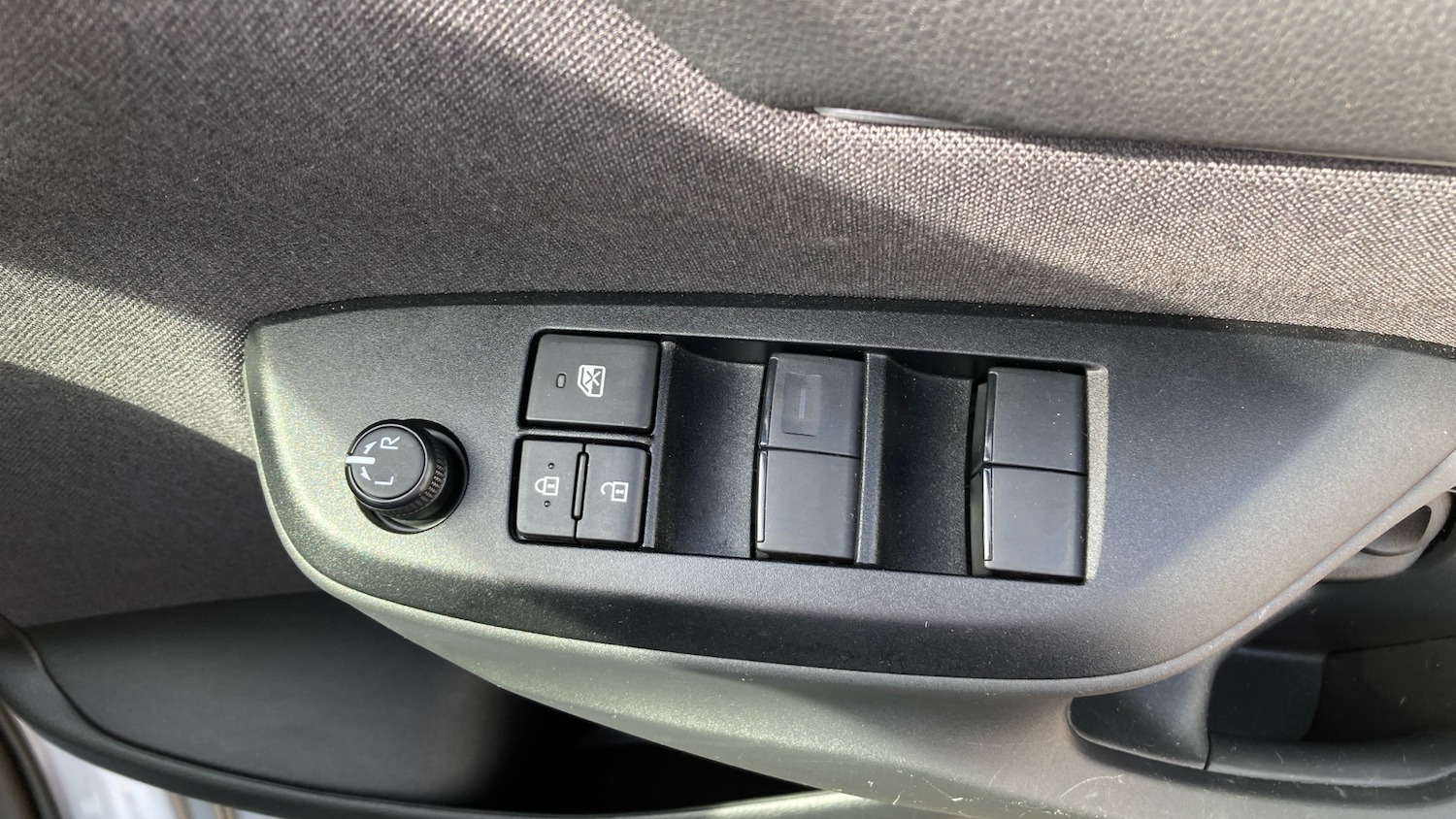 Used Toyota Yaris 2024 for sale - 75962286: Photo 42