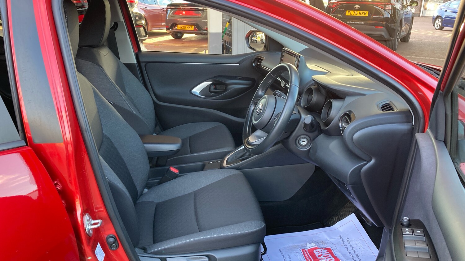 Used Toyota Yaris 2022 for sale - 76614672: Photo 11