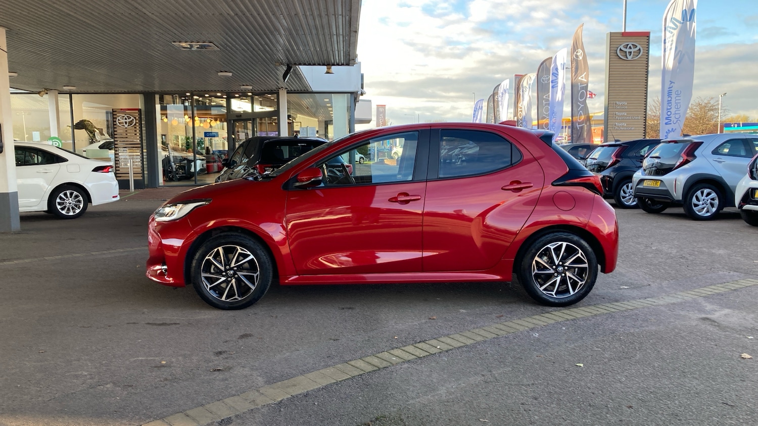 Used Toyota Yaris 2022 for sale - 76614672: Photo 17