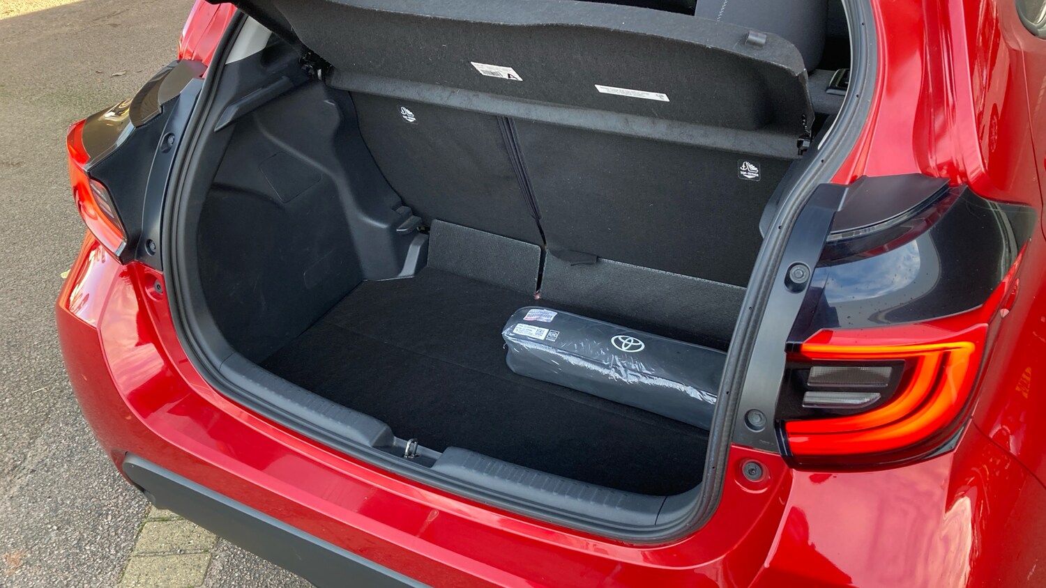 Used Toyota Yaris 2022 for sale - 76614672: Photo 41