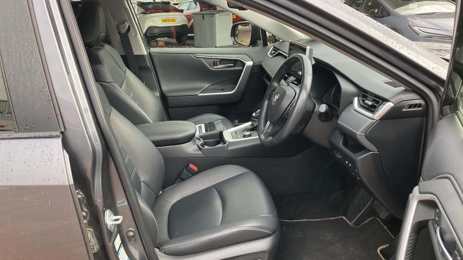 Used Toyota RAV4 2021 for sale - 76302910: Photo 11