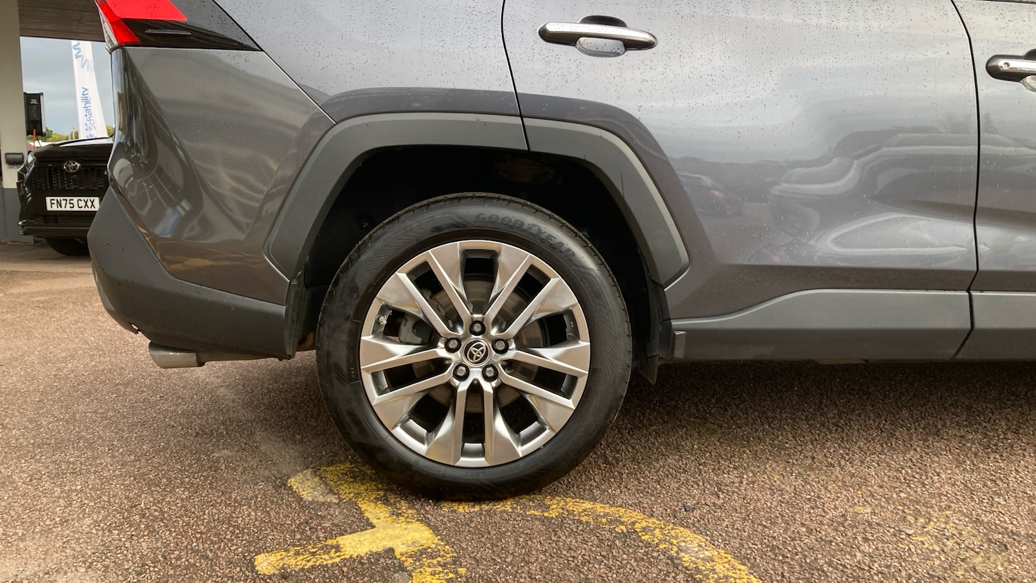 Used Toyota RAV4 2021 for sale - 76302910: Photo 18