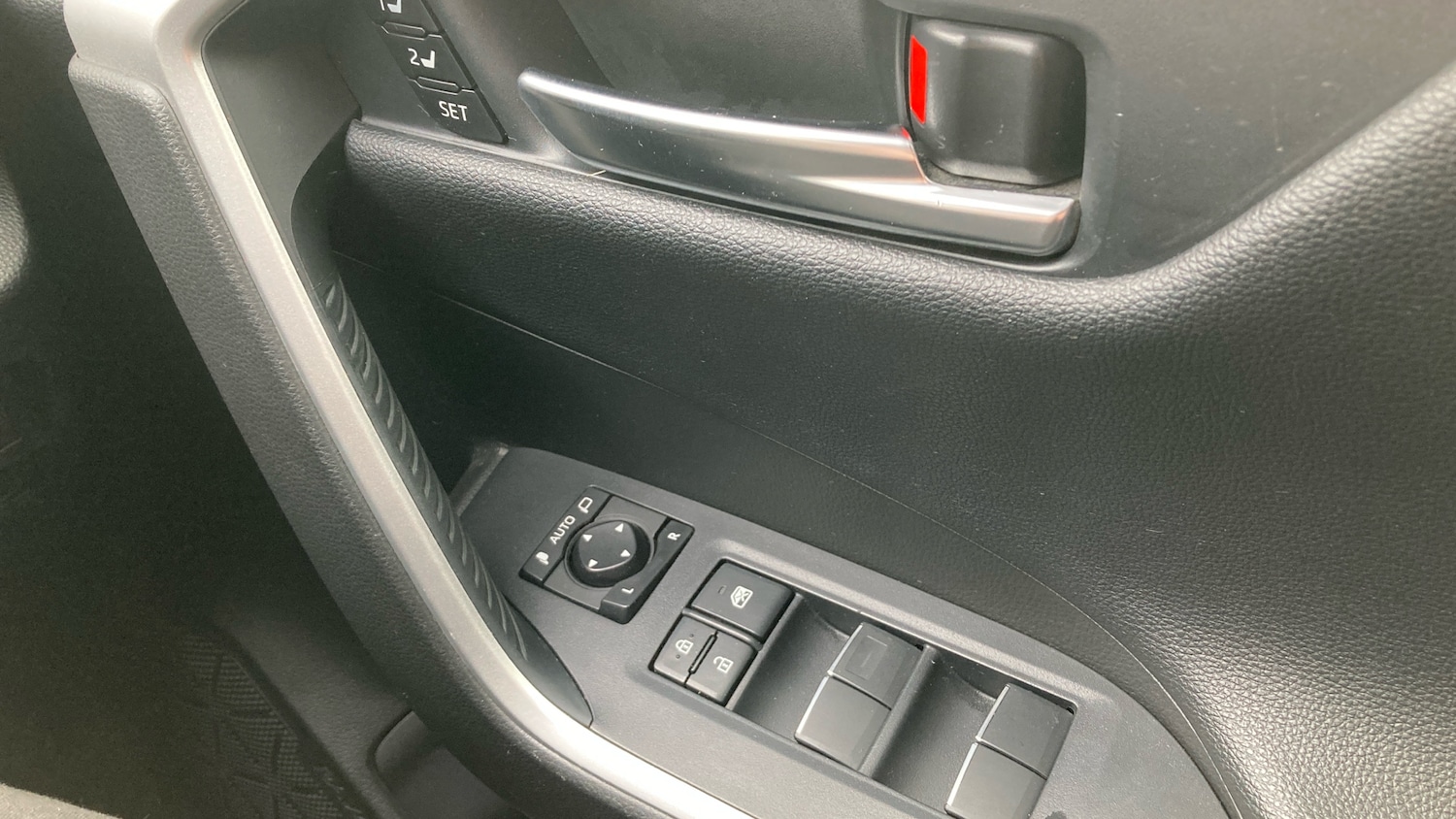 Used Toyota RAV4 2021 for sale - 76302910: Photo 31