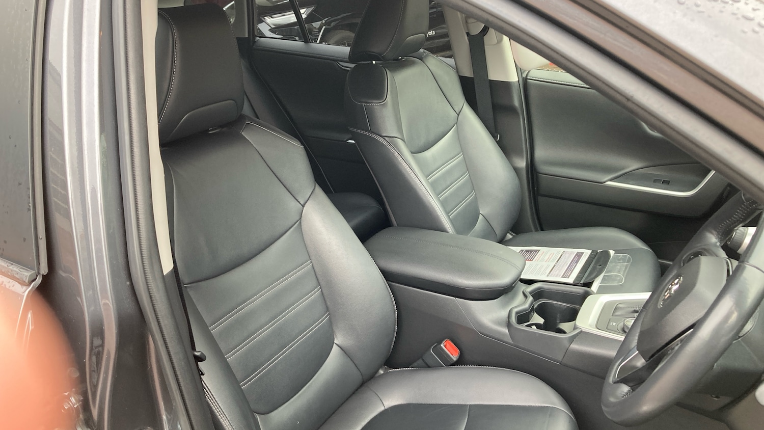 Used Toyota RAV4 2021 for sale - 76302910: Photo 34