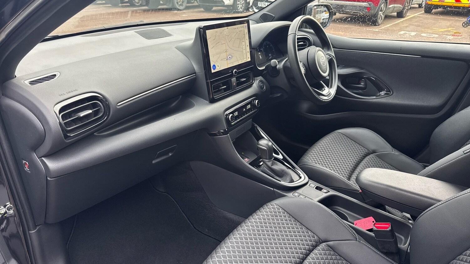 Used Toyota Yaris 2024 for sale - 77023355: Photo 10