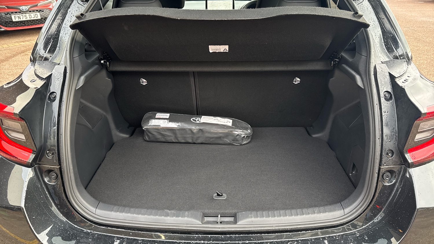 Used Toyota Yaris 2024 for sale - 77023355: Photo 14